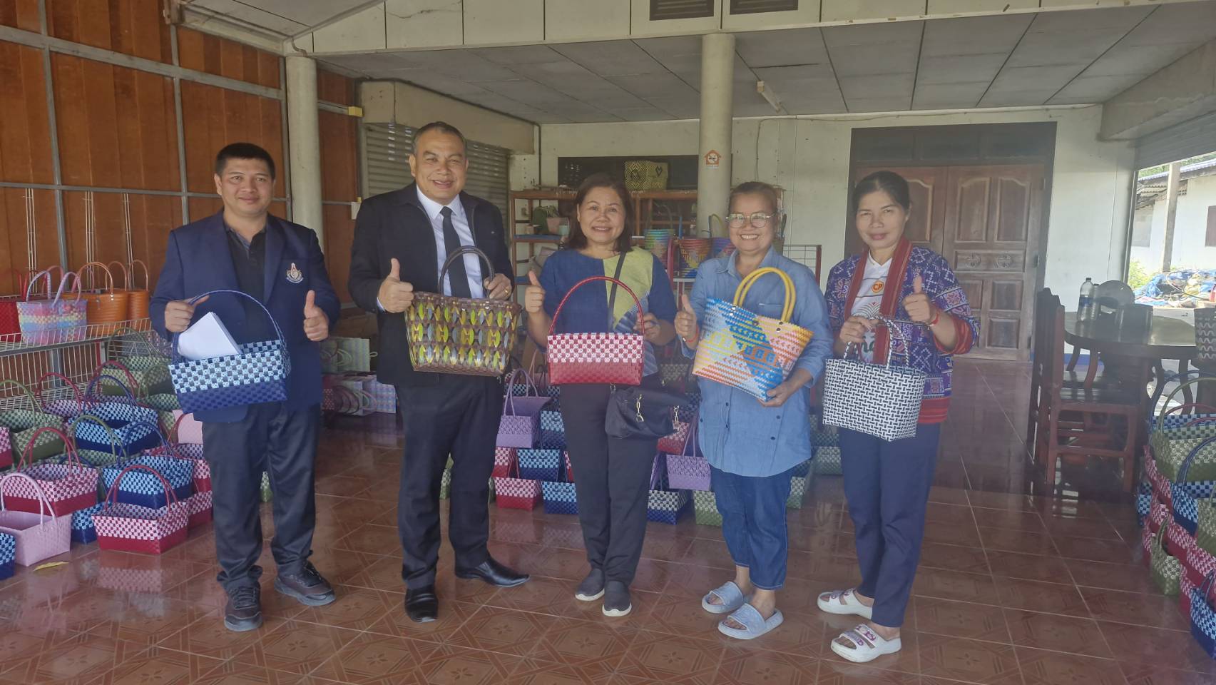 พช.นิคมคำสร้อย : ร่วมติดตามการดำเนินงานการพัฒนาผู้ผลิต ผู้ประกอบการ OTOP ภายใต้โครงการพัฒนาศักยภาพเครือข่ายองค์ความรู้ (Knowledge – Based OTOP : KBO) จังหวัด ประจำปี 2569