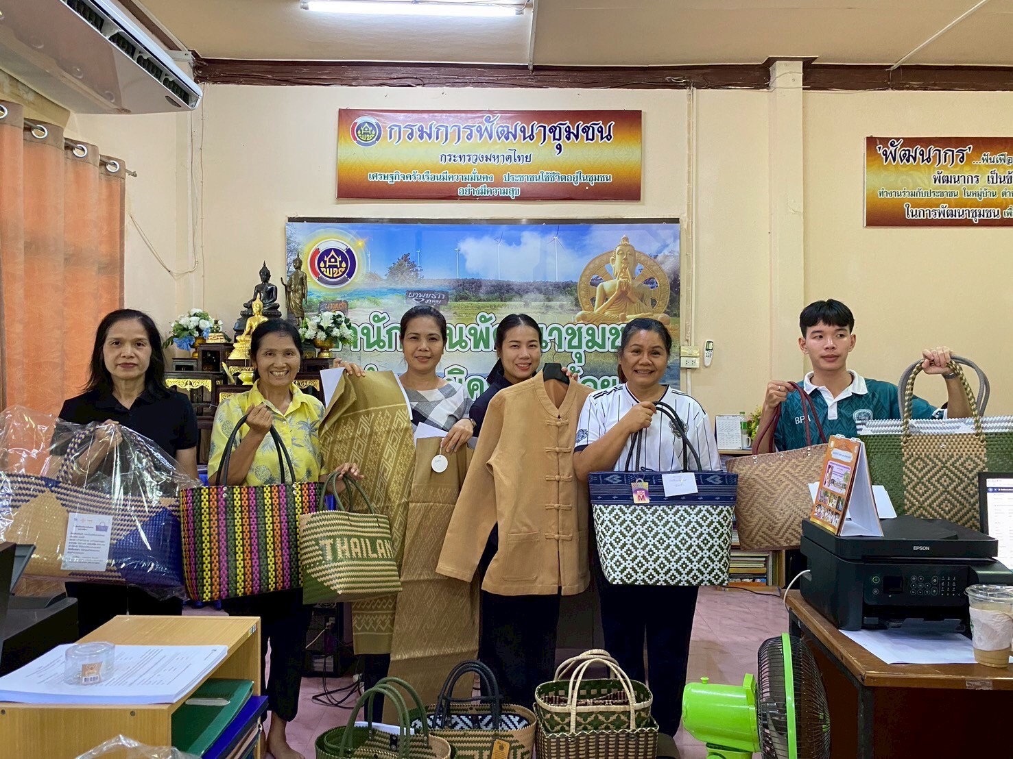 พช.นิคมคำสร้อย : ดำเนินการรับสมัครคัดสรรสุดยอดหนึ่งตำบล หนึ่งผลิตภัณฑ์ไทย ปี พ.ศ. 2569 (OTOP Product Champion : OPC) 