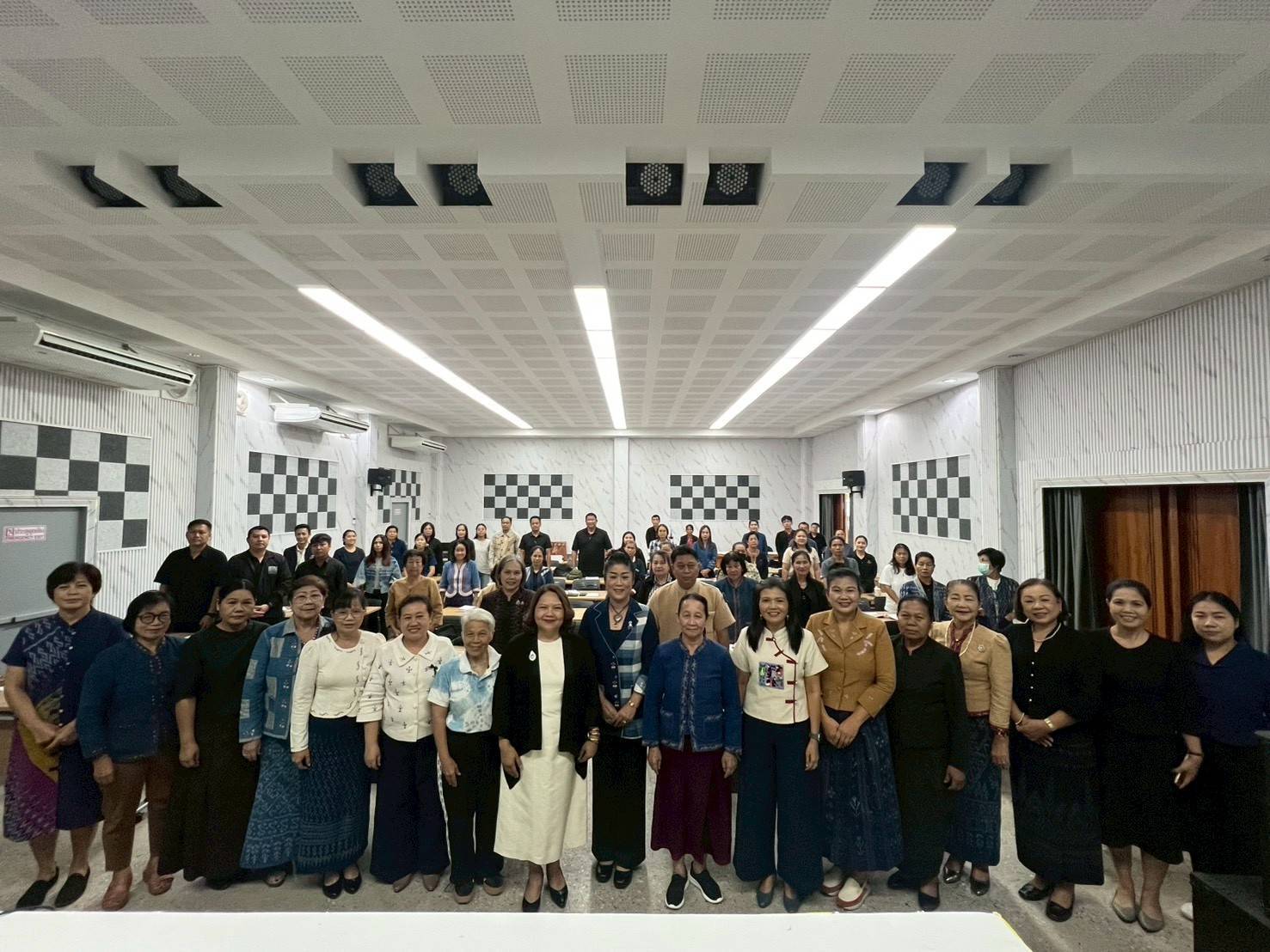 พช.นิคมคำสร้อย : ร่วมประชุมชี้แจงความเข้าใจผู้เกี่ยวข้องในการคัดสรรสุดยอดหนึ่งตำบล หนึ่งผลิตภัณฑ์ไทย ปี 2569 (OTOP Product Champion : OPC)